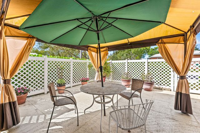 3136 Kingston Court, West Palm Beach, FL 33409