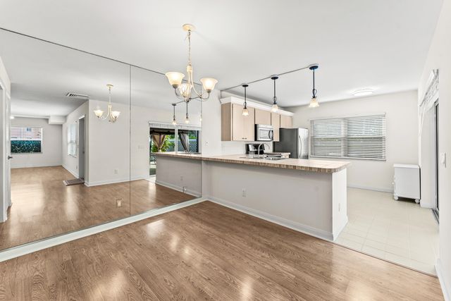 3136 Kingston Court, West Palm Beach, FL 33409