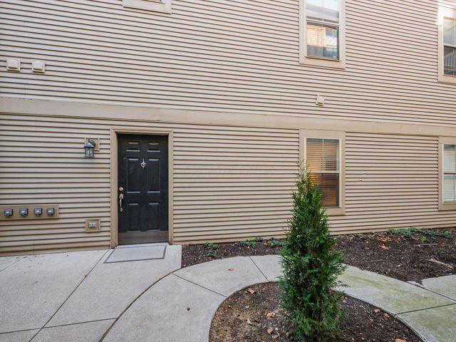 46 W Russell Street, Columbus, OH 43215