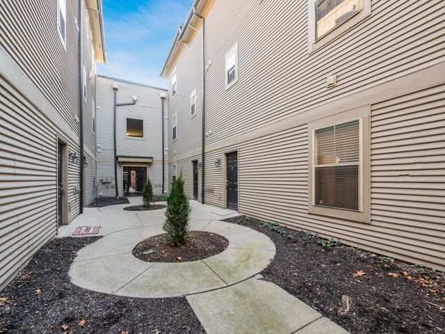 46 W Russell Street, Columbus, OH 43215