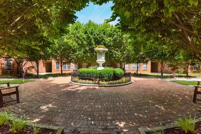 46 W Russell Street, Columbus, OH 43215