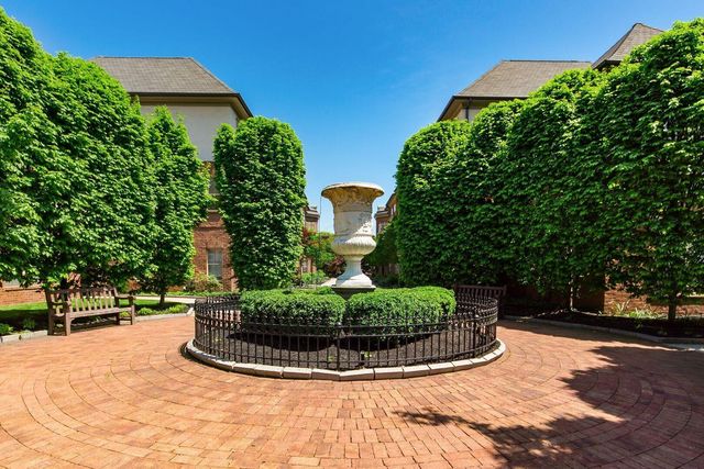 46 W Russell Street, Columbus, OH 43215