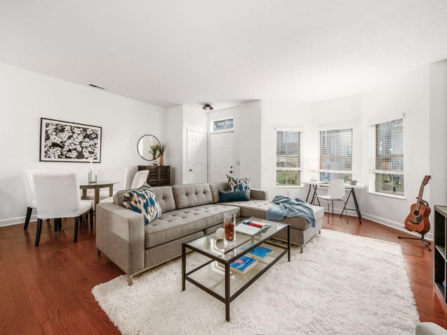 46 W Russell Street, Columbus, OH 43215