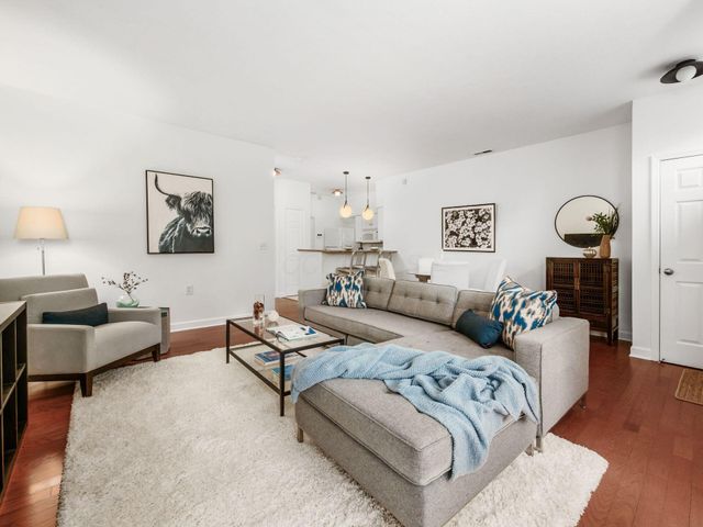 46 W Russell Street, Columbus, OH 43215