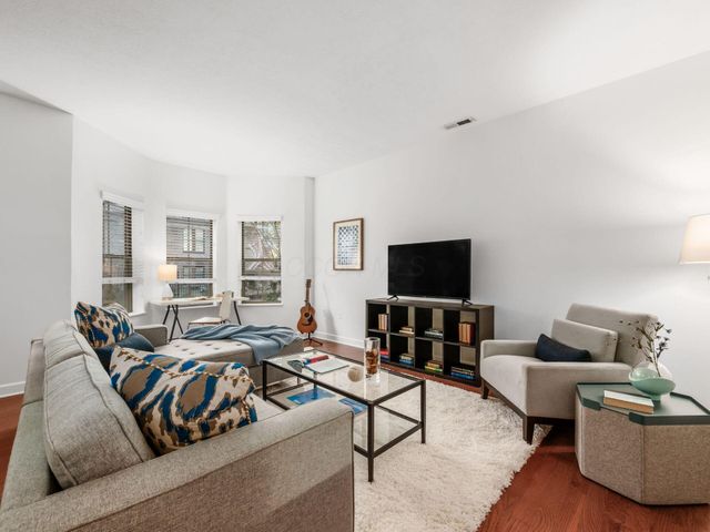 46 W Russell Street, Columbus, OH 43215