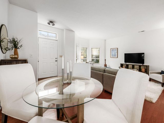 46 W Russell Street, Columbus, OH 43215