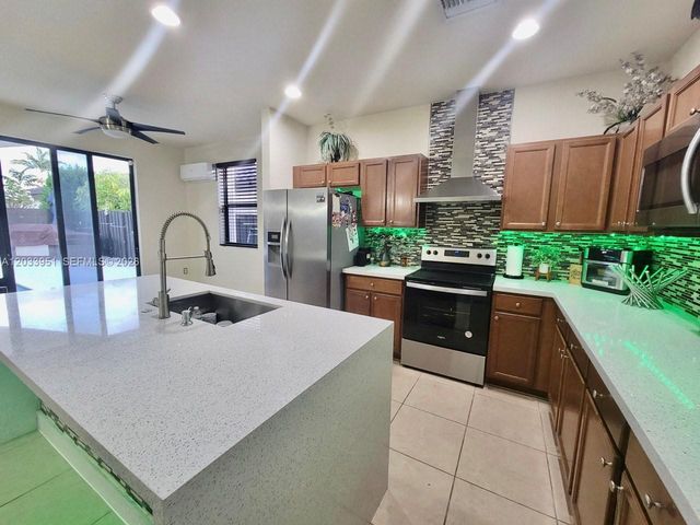 175 NE 26th Ave, Homestead, FL 33033
