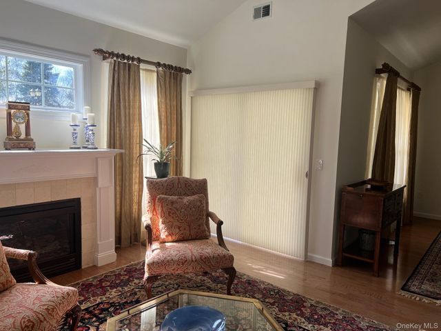 15 Constantine Way, Mount Sinai, NY 11766