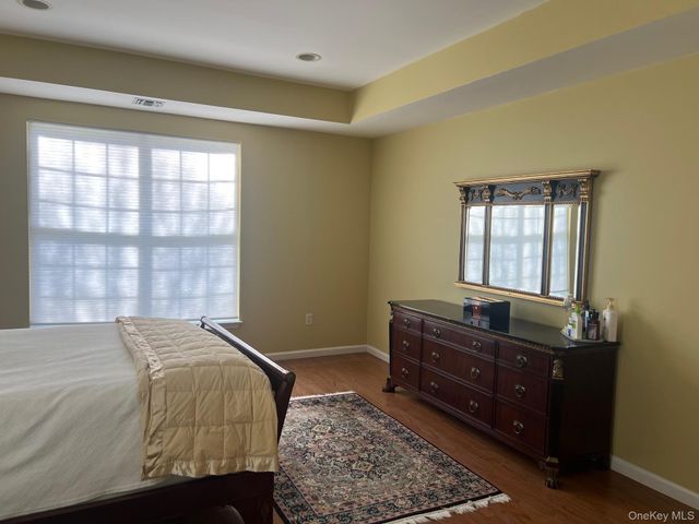 15 Constantine Way, Mount Sinai, NY 11766