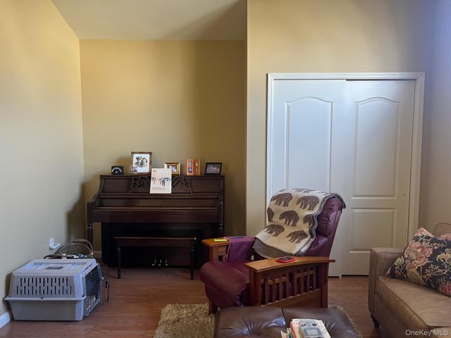 15 Constantine Way, Mount Sinai, NY 11766