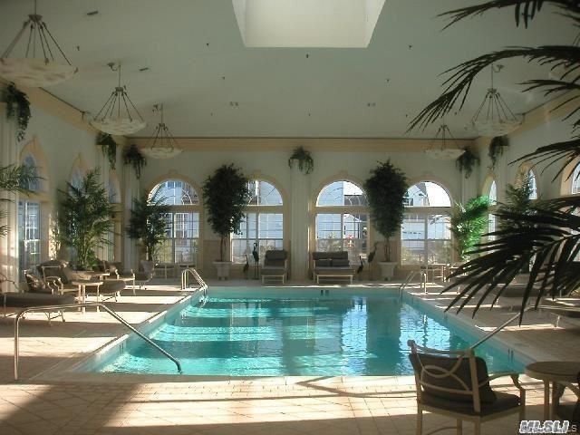 15 Constantine Way, Mount Sinai, NY 11766