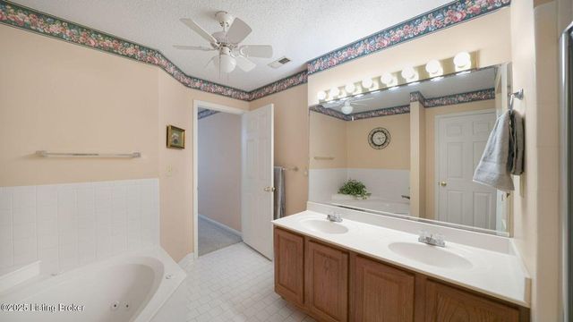 8001 Butler National Ct, Louisville, KY 40291