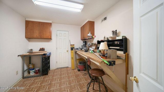 8001 Butler National Ct, Louisville, KY 40291