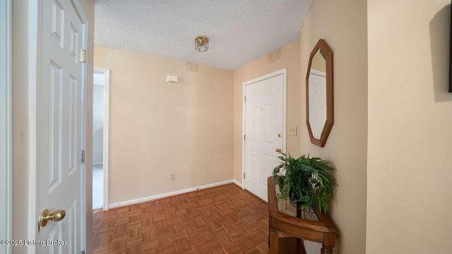 8001 Butler National Ct, Louisville, KY 40291