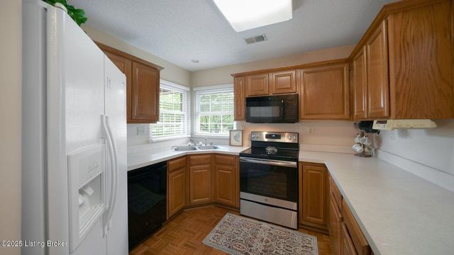 8001 Butler National Ct, Louisville, KY 40291