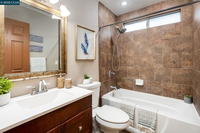 2941 Crawford St, Concord, CA 94518