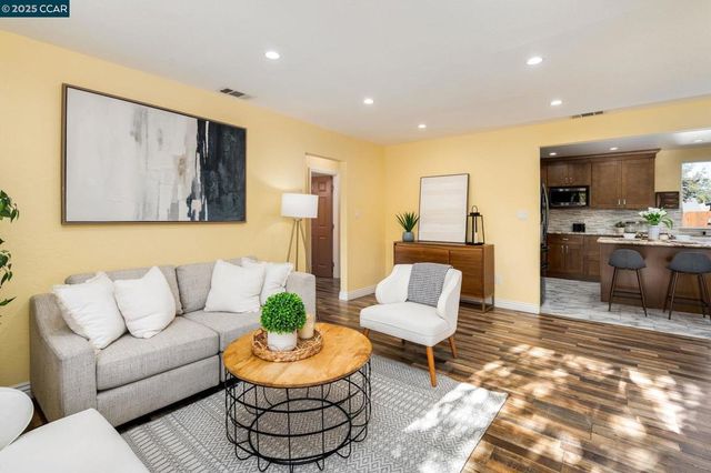 2941 Crawford St, Concord, CA 94518