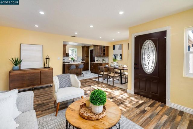 2941 Crawford St, Concord, CA 94518