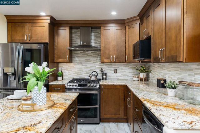 2941 Crawford St, Concord, CA 94518