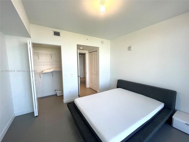 1600 NE 1st Ave 1018, Miami, FL 33132