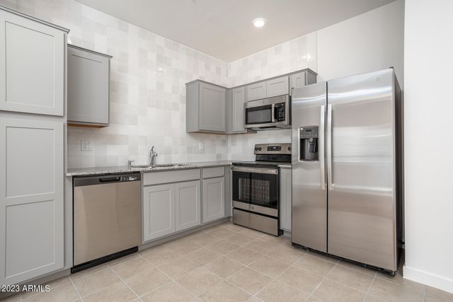 2169 W Harmont Drive, Phoenix, AZ 85021