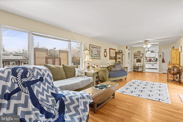 3504 WAKEFIELD ST, Colonial Beach, VA 22443