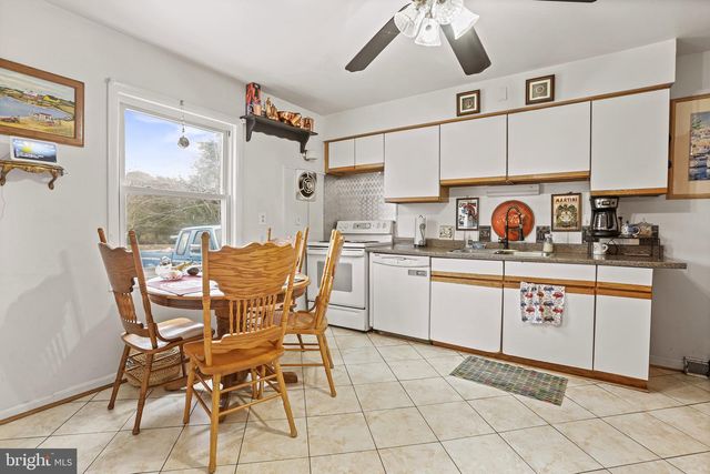 3504 WAKEFIELD ST, Colonial Beach, VA 22443