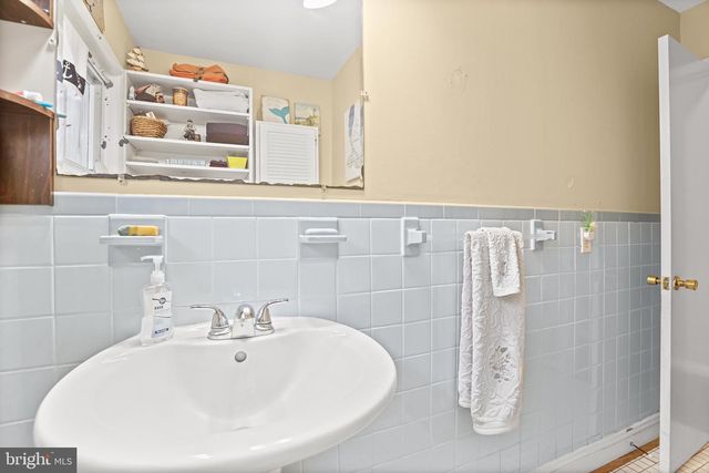 3504 WAKEFIELD ST, Colonial Beach, VA 22443