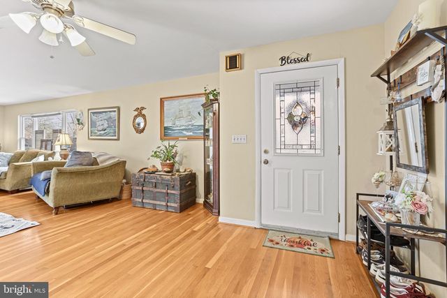 3504 WAKEFIELD ST, Colonial Beach, VA 22443