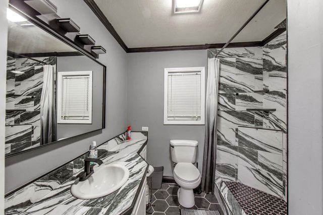 2410 Karen St, Thibodaux, LA 70301