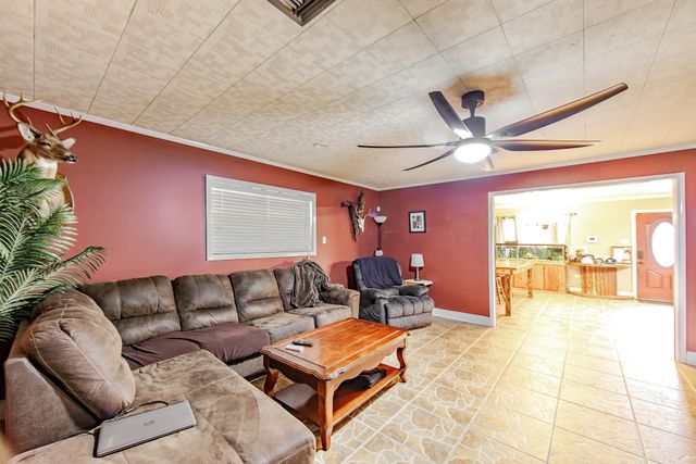 2410 Karen St, Thibodaux, LA 70301