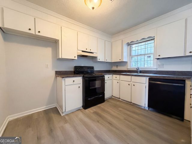 214 Cornell Drive, Warner Robins, GA 31093