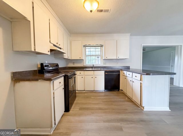 214 Cornell Drive, Warner Robins, GA 31093