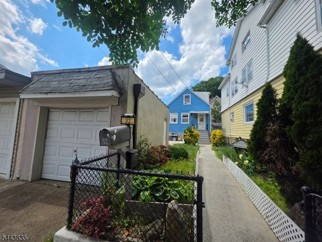 32 Marconi St, Clifton City, NJ 07013