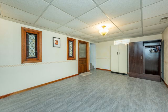 1014 S 11th Avenue, Marshalltown, IA 50158