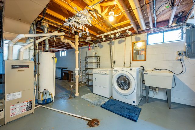 1014 S 11th Avenue, Marshalltown, IA 50158
