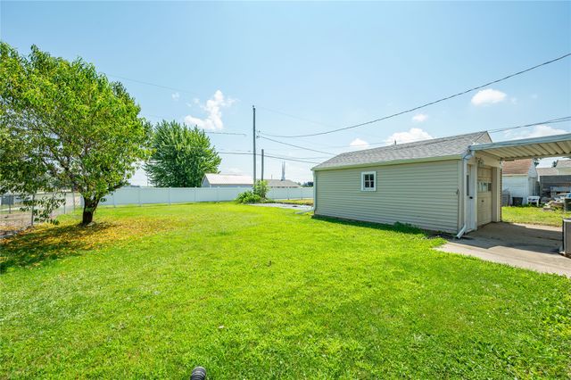 1014 S 11th Avenue, Marshalltown, IA 50158