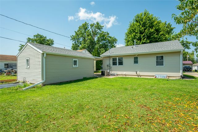1014 S 11th Avenue, Marshalltown, IA 50158