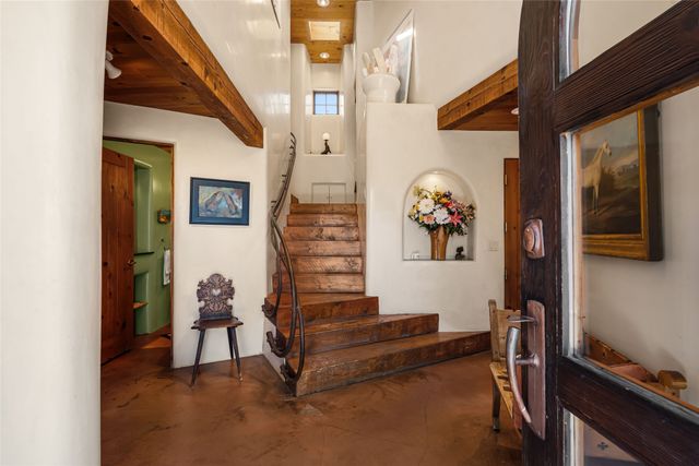 642 Camino De La Luz, Santa Fe, NM 87505