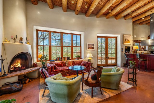 642 Camino De La Luz, Santa Fe, NM 87505