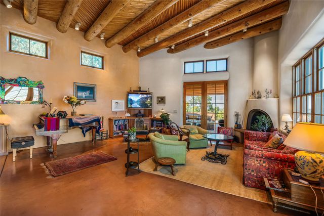 642 Camino De La Luz, Santa Fe, NM 87505