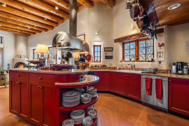 642 Camino De La Luz, Santa Fe, NM 87505