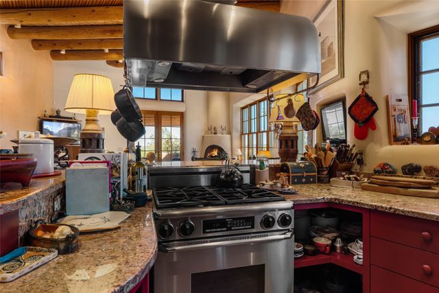 642 Camino De La Luz, Santa Fe, NM 87505