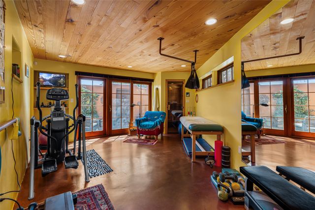 642 Camino De La Luz, Santa Fe, NM 87505