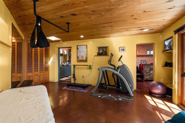 642 Camino De La Luz, Santa Fe, NM 87505