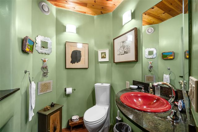 642 Camino De La Luz, Santa Fe, NM 87505