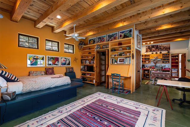 642 Camino De La Luz, Santa Fe, NM 87505