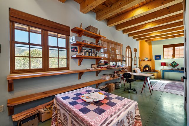 642 Camino De La Luz, Santa Fe, NM 87505