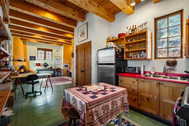 642 Camino De La Luz, Santa Fe, NM 87505