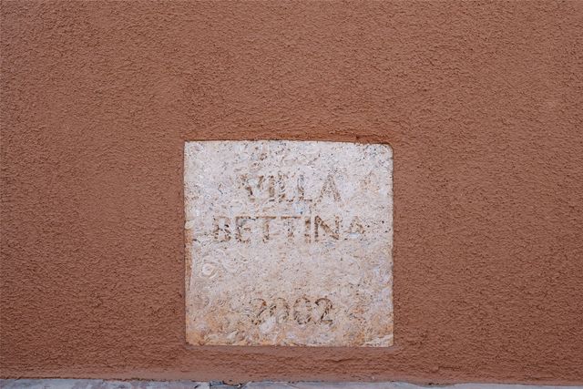 642 Camino De La Luz, Santa Fe, NM 87505